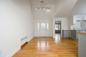 25 Bayberry Ln in Cohasset, MA - Building Photo - Building Photo