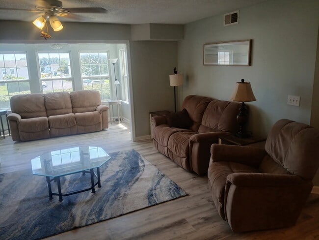 2266 Huntingdon Dr