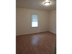 925 N Twyckenham Dr in South Bend, IN - Building Photo - Building Photo