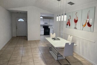 6115 N Albany Ave in Tampa, FL - Building Photo - Building Photo