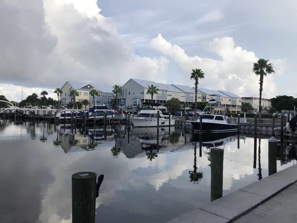 3231 Nautical Pl S in St. Petersburg, FL - Foto de edificio