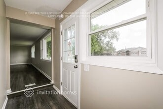 9921 Harnew Rd E in Oak Lawn, IL - Building Photo - Building Photo