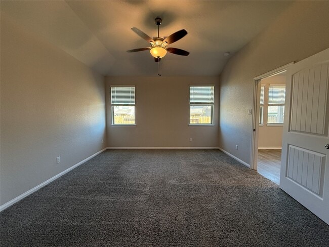 property at 2220 Cedar Vly Dr