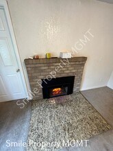 17265 SE Oatfield Rd in Milwaukie, OR - Foto de edificio - Building Photo