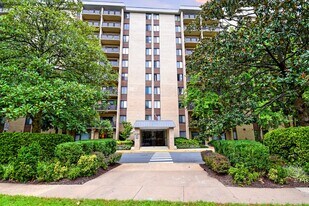3100 S Manchester St, Unit 808 in Falls Church, VA - Building Photo