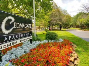 Cedargate in Bloomington, IN - Foto de edificio - Building Photo