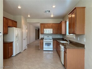 2515 Starlight Valley St in Henderson, NV - Building Photo - Building Photo