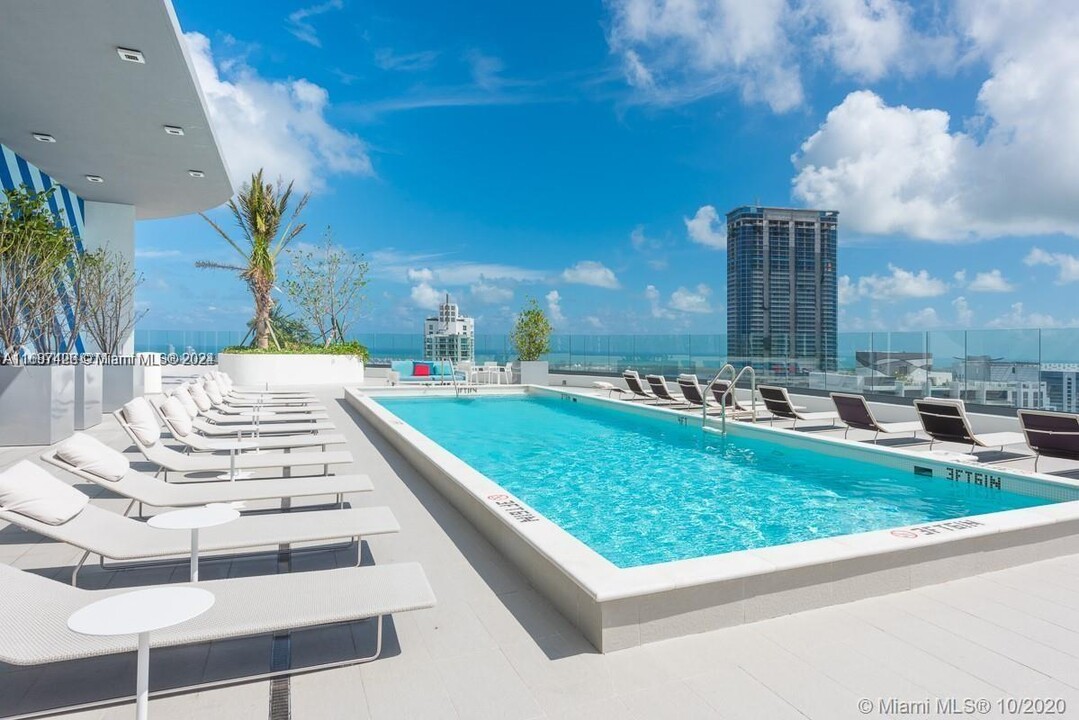 45 SW 9th St, Unit 3407 in Miami, FL - Foto de edificio