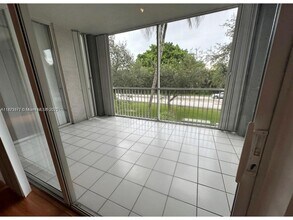9725 NW 52nd St in Doral, FL - Building Photo - Building Photo