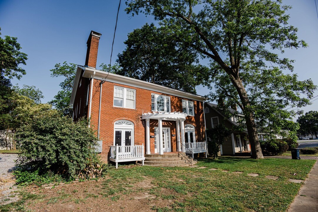 217 S 11th St in Griffin, GA - Foto de edificio