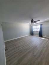 202 Bedford Trail in Sun City Center, FL - Building Photo - Building Photo