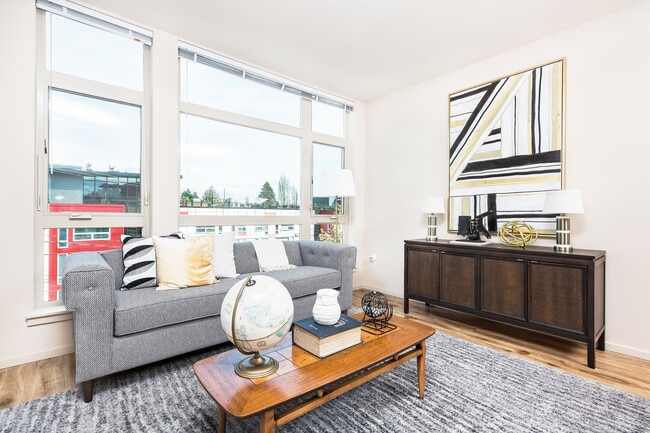 The Hayes on Stone Way in Seattle, WA - Building Photo - Building Photo