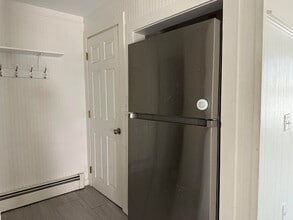 15 Lehner St, Unit 3 in Wolfeboro, NH - Foto de edificio - Building Photo