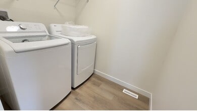 6328 King Wynd SW in Edmonton, AB - Building Photo - Building Photo