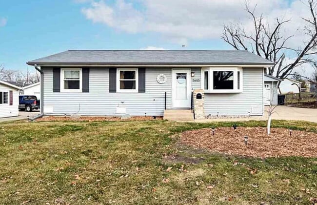 5655 Cornell St SW in Cedar Rapids, IA - Building Photo - Building Photo