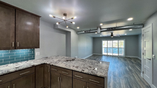 1110 Sherwood Ln in Nichols Hills, OK - Foto de edificio - Building Photo