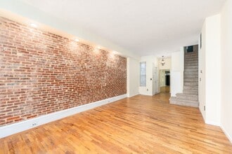 1202 S Clinton St in Baltimore, MD - Building Photo - Building Photo