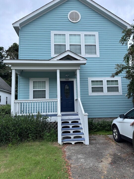703 West St in Manteo, NC - Building Photo