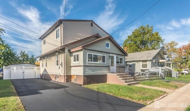1912 Montgomery St in Rahway, NJ - Building Photo - Building Photo