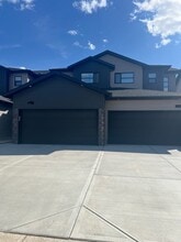 7729-174A 174A Ave NW in Edmonton, AB - Building Photo - Building Photo