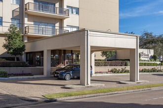 The Lamar Tower in Houston, TX - Building Photo - Building Photo