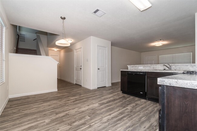 property at 5456 Quail Cove Ln