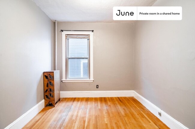 Private bedroom in 5 bed/1 bath Home in Boston, MA - Building Photo - Building Photo