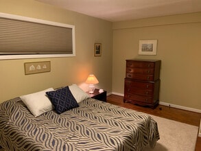 10400 Farnham Dr in Bethesda, MD - Building Photo - Building Photo