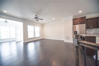 1952 Golden Gate Ln in Decatur, GA - Building Photo - Building Photo