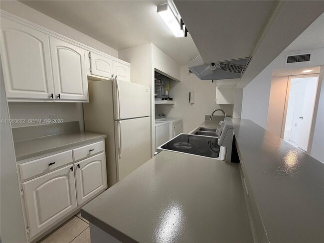 4433 Treehouse Ln in Tamarac, FL - Building Photo - Building Photo