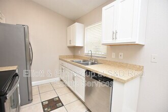 1723 Pilchard Dr in Poinciana, FL - Foto de edificio - Building Photo