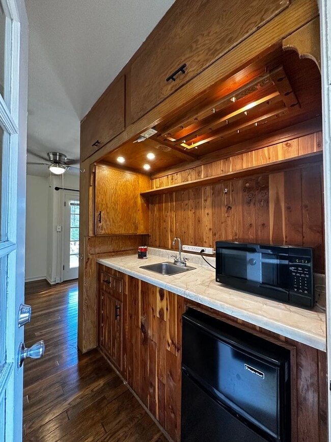 1208 Washington Ave-Unit -1 in Oroville, CA - Building Photo - Building Photo