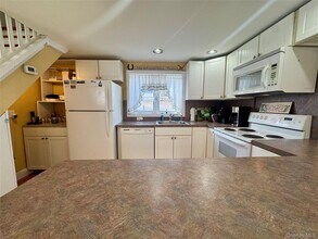 1070 Town Harbor Ln in Southold, NY - Building Photo - Building Photo