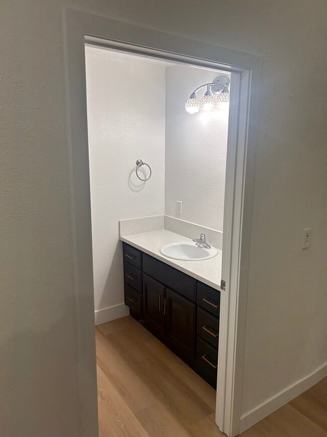 13185 Don Julian Rd, Unit #3 Studio in La Puente, CA - Foto de edificio - Building Photo