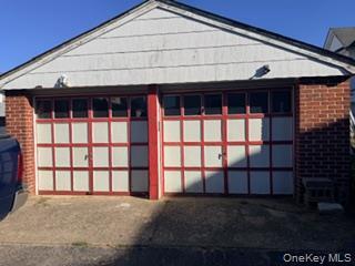 43 W Valley Stream Blvd in Valley Stream, NY - Building Photo - Building Photo