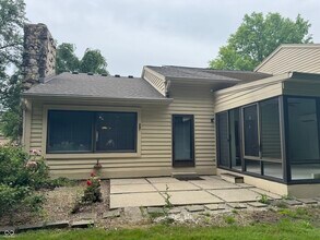 329 Sandbrook Dr in Noblesville, IN - Building Photo - Building Photo