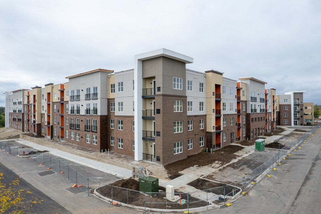 The Westlyn Warrenville, IL Apartments