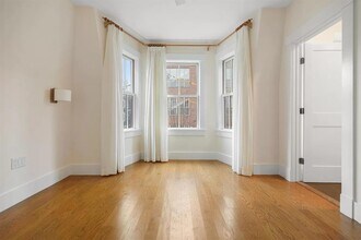 15 Boardman St, Unit 2 in Cambridge, MA - Foto de edificio - Building Photo