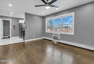 364 Westwood Ave in Long Branch, NJ - Foto de edificio - Building Photo