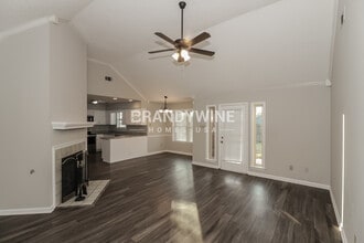 5293 Shady Ridge Dr in Memphis, TN - Foto de edificio - Building Photo