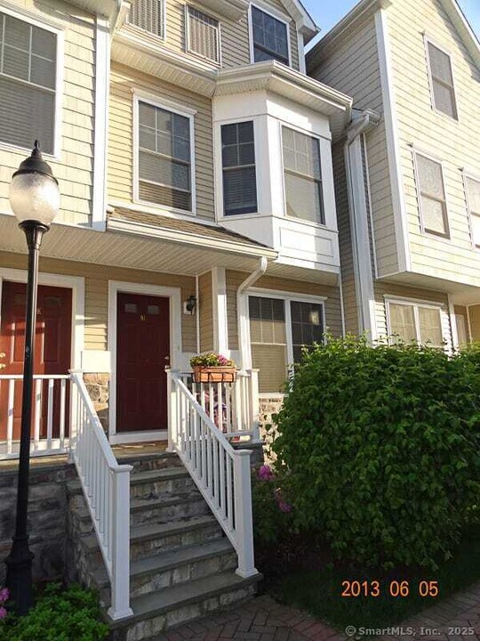 85 Camp Ave in Stamford, CT - Building Photo