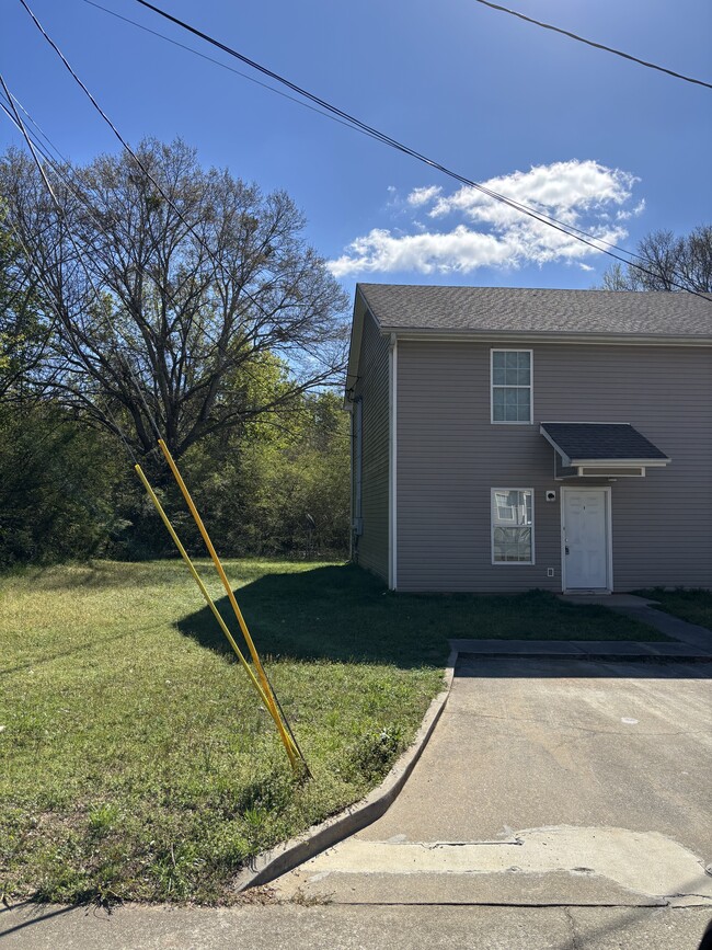 97 Lily Dr Apt I, Lily Drive Apartments, Unit Apt I