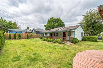 2736 17th Pl in Forest Grove, OR - Building Photo - Building Photo
