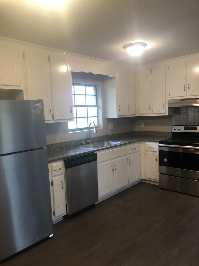 160 Water St Apartments and Nearby Saltillo Apartments For Rent