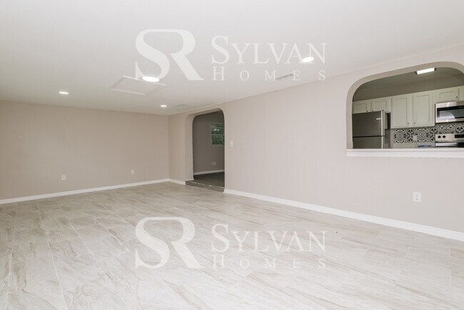 8018 Sane Pl in Tampa, FL - Building Photo - Building Photo