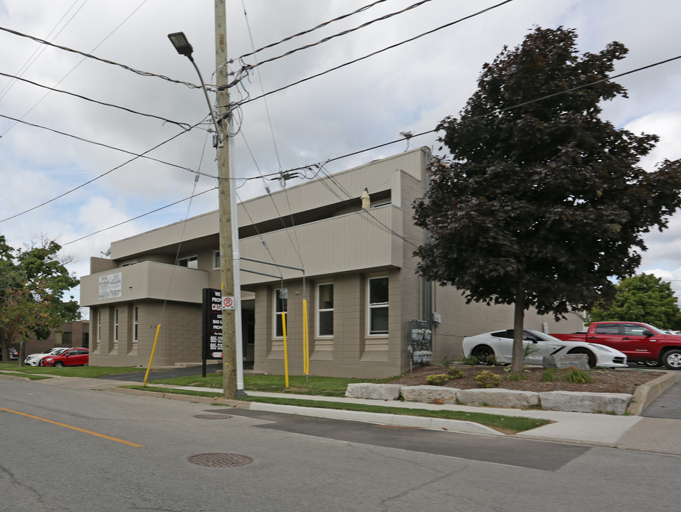 266 Division St in Welland, ON - Building Photo