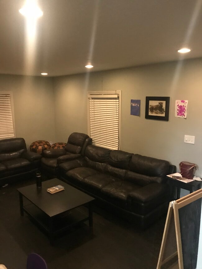 property at 2836 Summerfield Rd