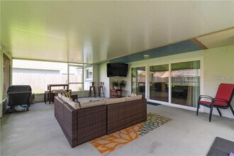 1907 Coral Tree Ct in Brandon, FL - Building Photo - Building Photo