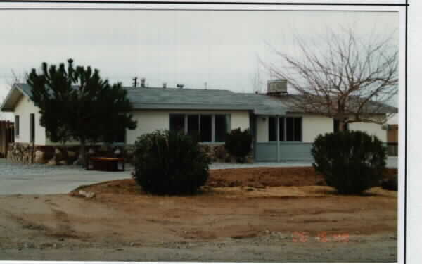 15034 Sequoia Ave in Hesperia, CA - Building Photo - Building Photo