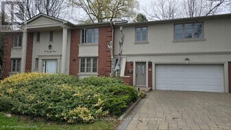 37 Laureleaf Rd in Markham, ON - Building Photo